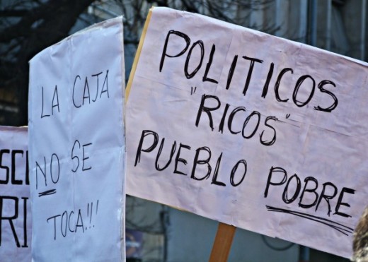 Gremios provinciales marcharon contra el ajuste a las jubilaciones