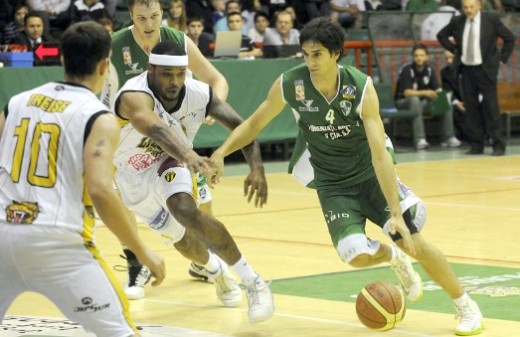 Atenas venció a Libertad 78 a 60 y obtuvo un triunfo que ilusiona