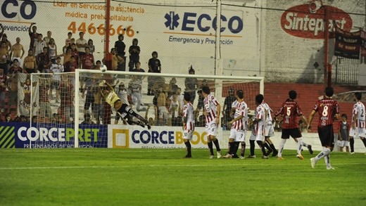 Instituto perdió ante Douglas Haig por 1 a 0 y continúa la mala racha de local