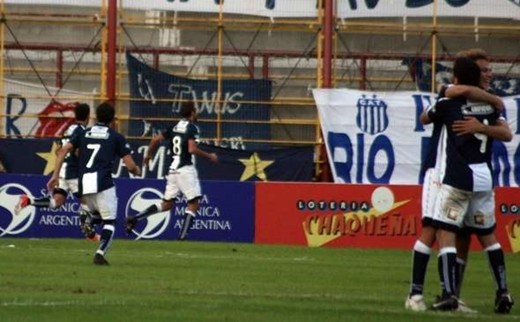 La “T” dio un batacazo y venció 1 a 0 al campeón del futbol argentino