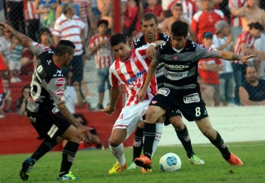 Instituto 1 – Unión 3: el albirrojo cayó en casa ante el tatengue