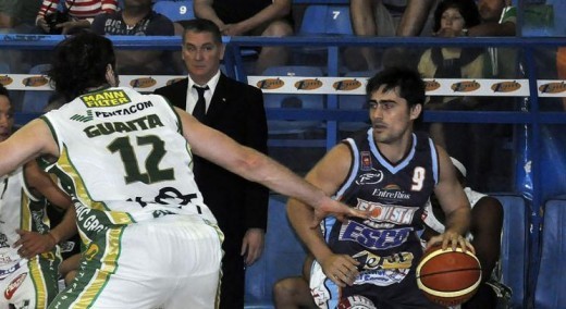 Atenas dejó escapar el partido en Paraná