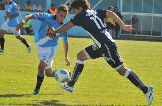 En el último partido de Sialle como DT, Talleres perdió 3 a 2 ante Villa San Carlos