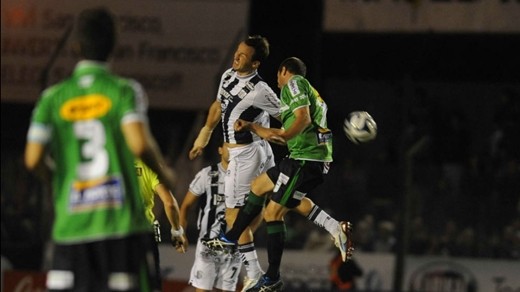 En un partido sin emociones, Talleres y Sportivo Belgrano igualaron en cero