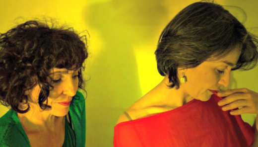 Jenny Náger y Paola Bernal en escena