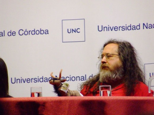Richard Stallman recibió el Honoris Causa de la UNC