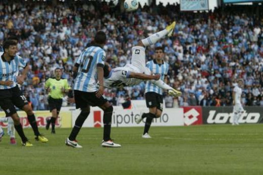 Con un mágico “Picante” Pereyra, Belgrano goleó 3 a 0 a Racing